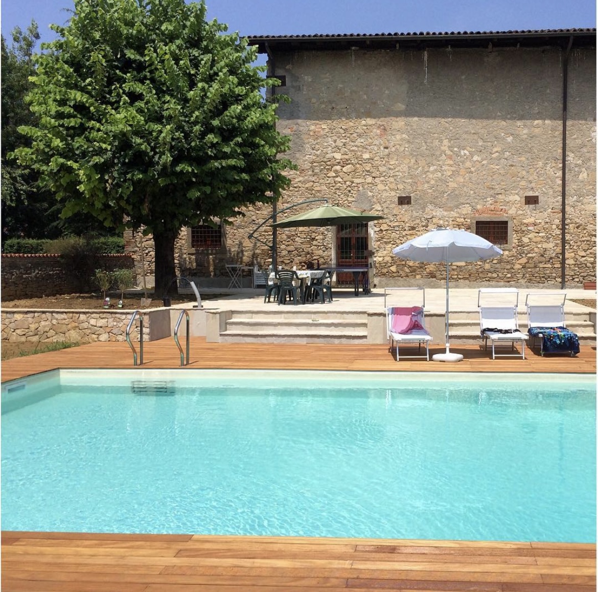 La cascina immersa nel verde